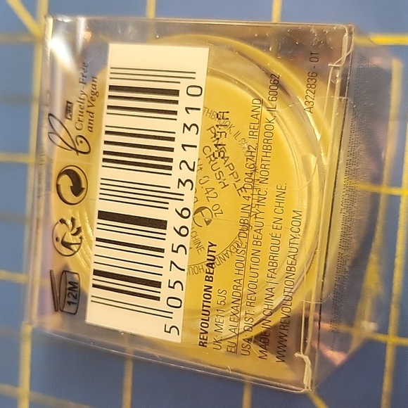 Revolution Overnight Lip Mask in Pineapple Crush 12g NIB - Picture 4 of 4